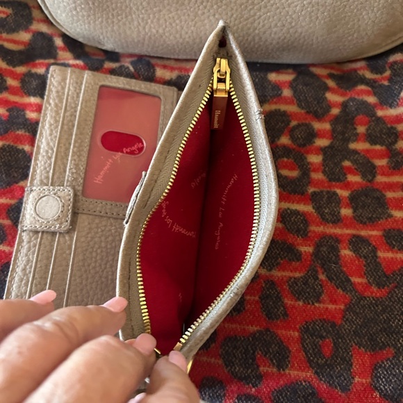 Hammitt🌺Beige Handbag and Wallet Set.
FIRM on price - Picture 3 of 11